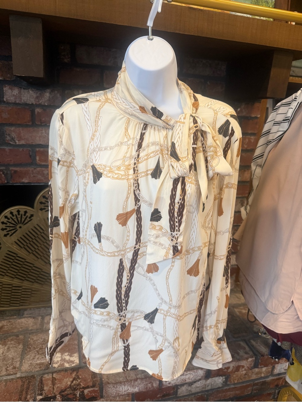 Nine West Equestrian Chain Scarf Print Tie Neck Blouse Ivory Gold Size M EUC